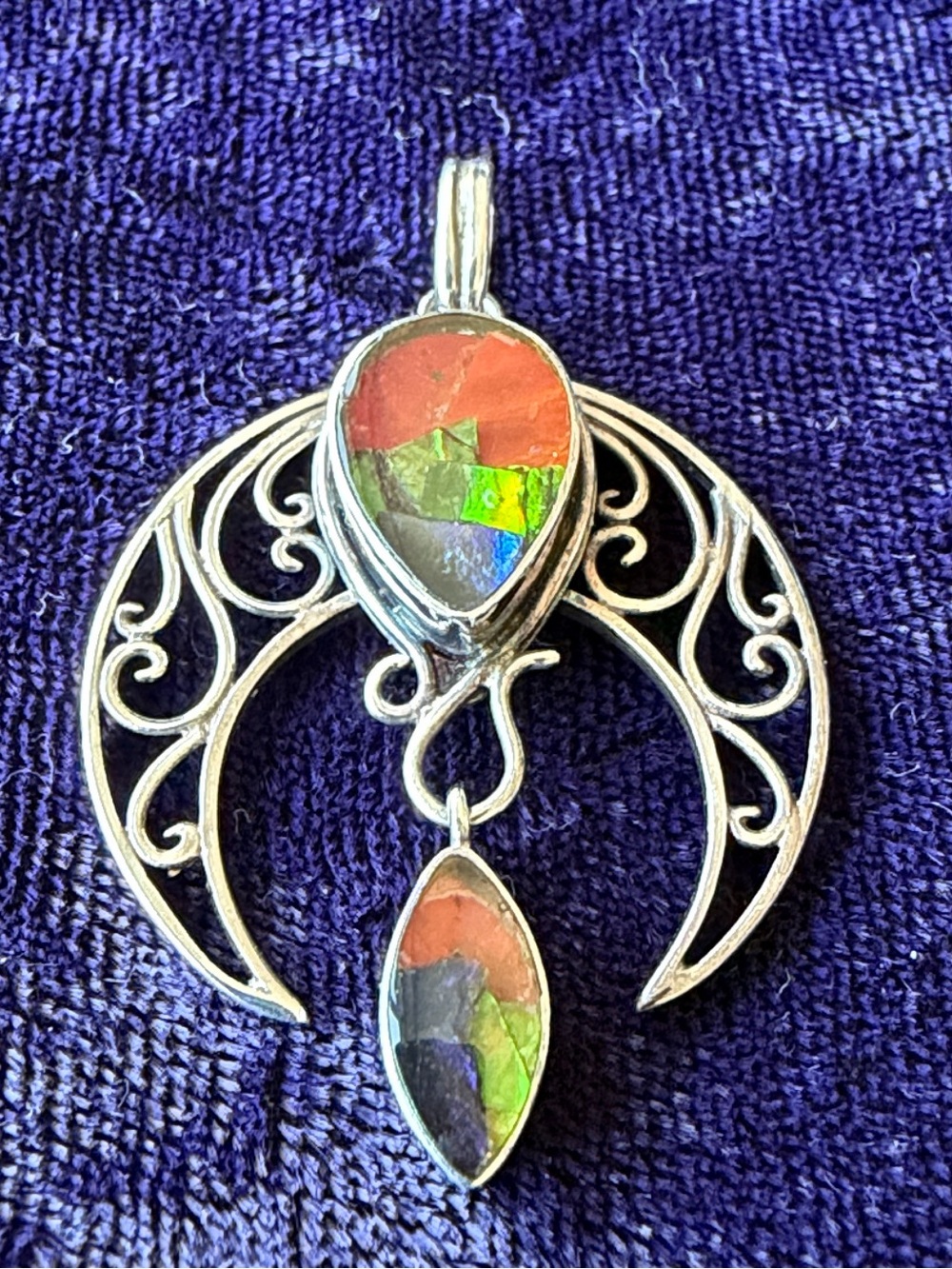 Vintage 925 sterling silver exotic pendant with natural ammonite ammolite